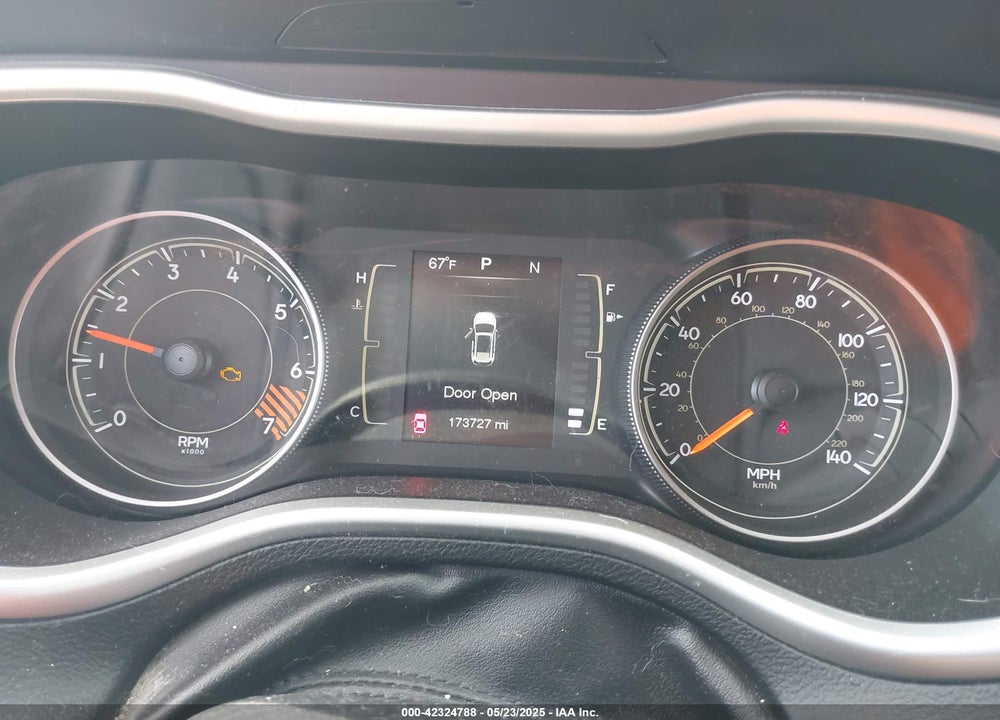 2015 JEEP CHEROKEE VIN: 1C4PJLCB4FW567019