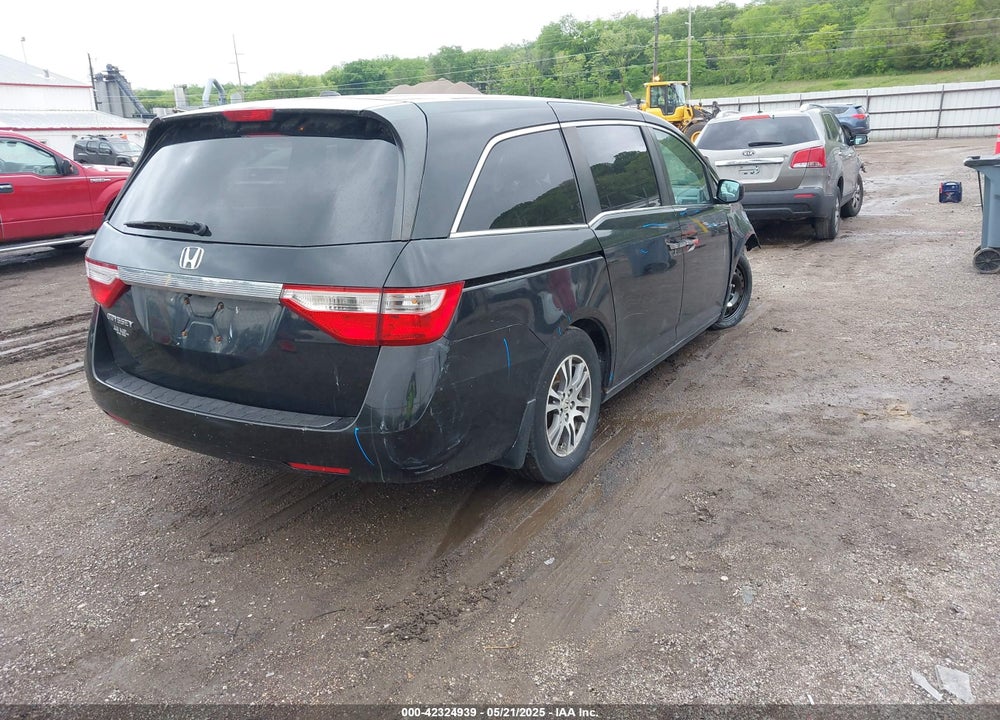 2011 HONDA ODYSSEY EX-L VIN: 5FNRL5H6XBB082439
