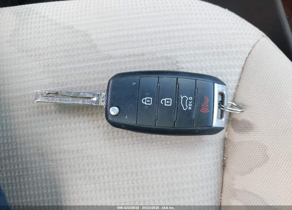 2014 KIA SORENTO VIN: 5XYKTCA64EG474572