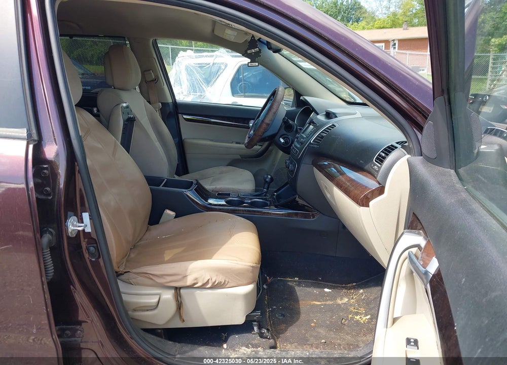 2014 KIA SORENTO VIN: 5XYKTCA64EG474572