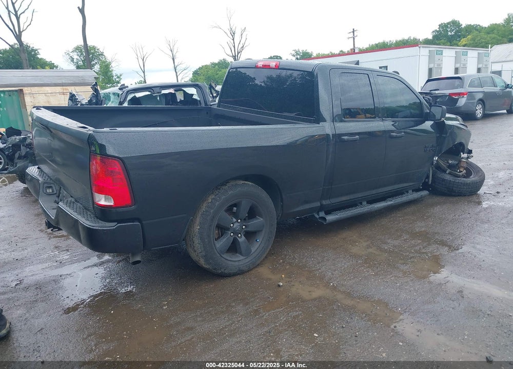 2017 RAM 1500 VIN: 1C6RR7FG3HS560371