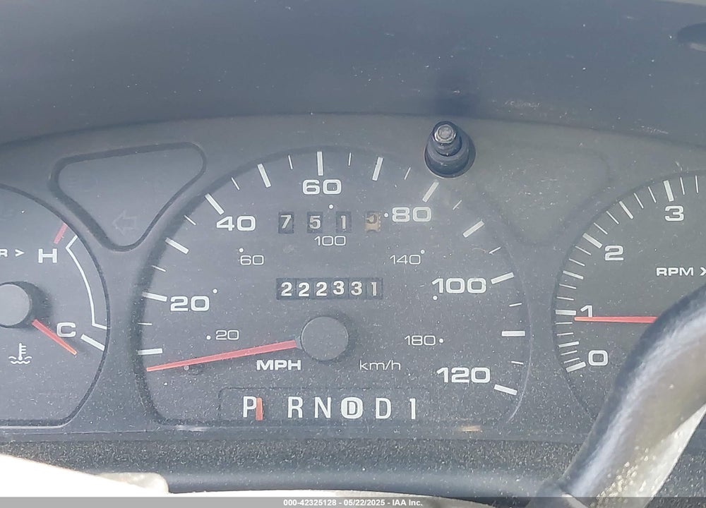 2002 FORD TAURUS SES VIN: 1FAFP55272G263065