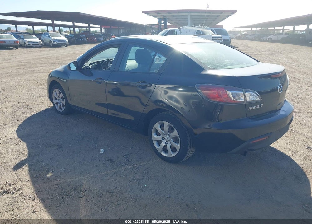 2011 MAZDA MAZDA3 VIN: JM1BL1UF2B1460469