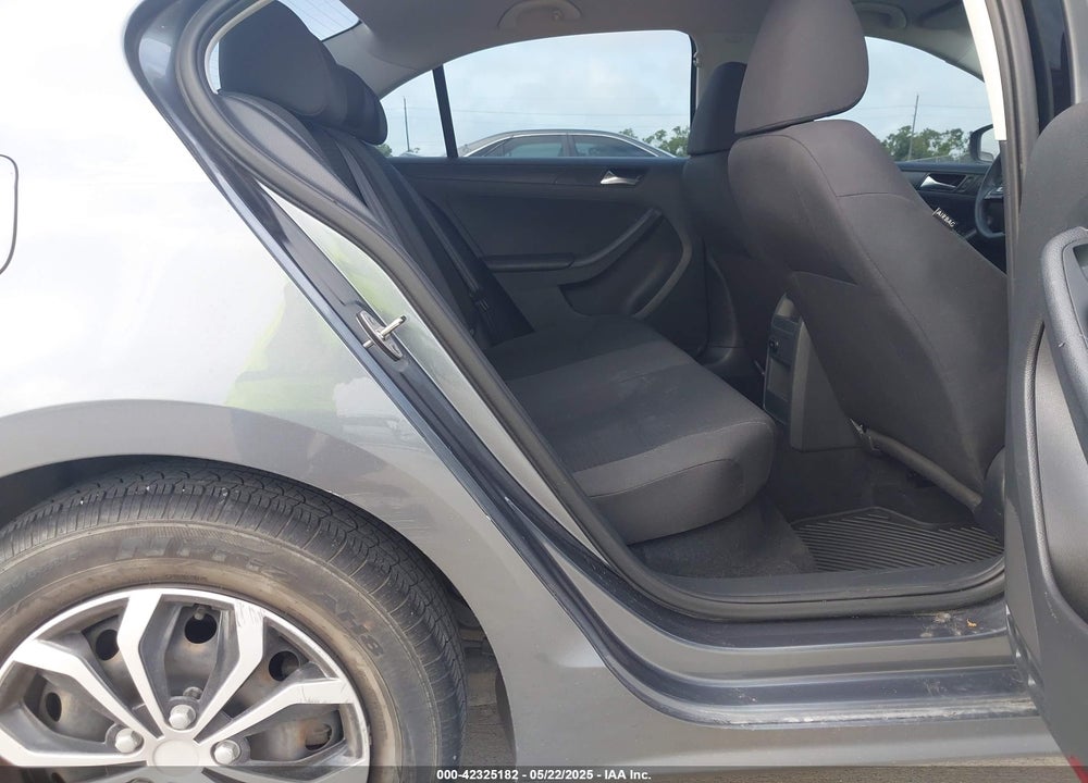 2015 VOLKSWAGEN JETTA VIN: 3VW2K7AJ5FM276681