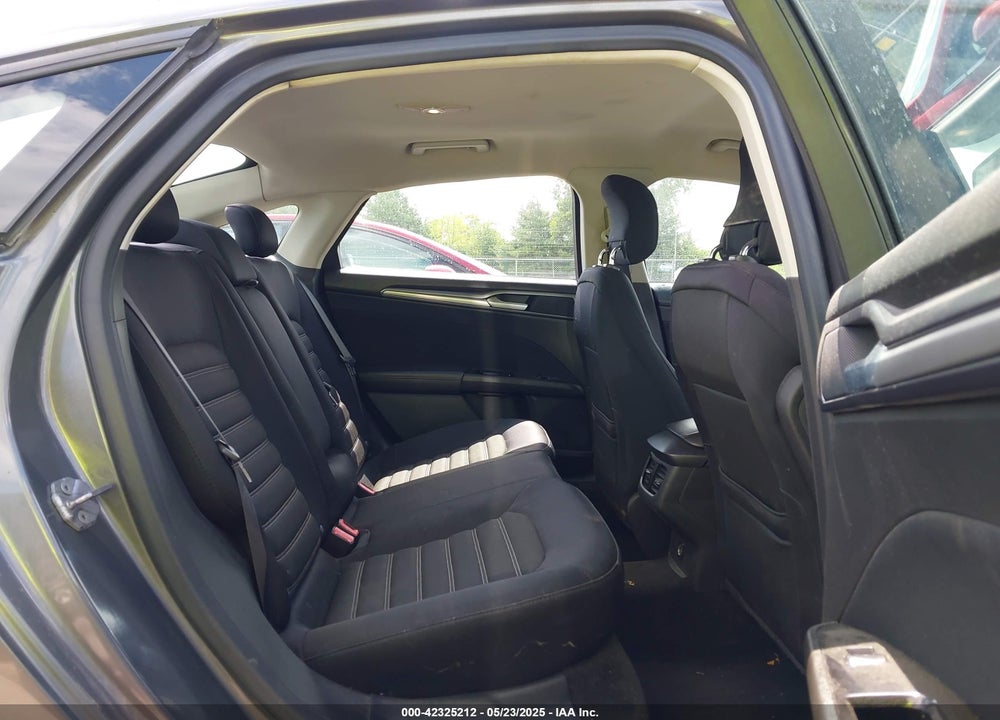 2014 FORD FUSION SE VIN: 1FA6P0H74E5376840