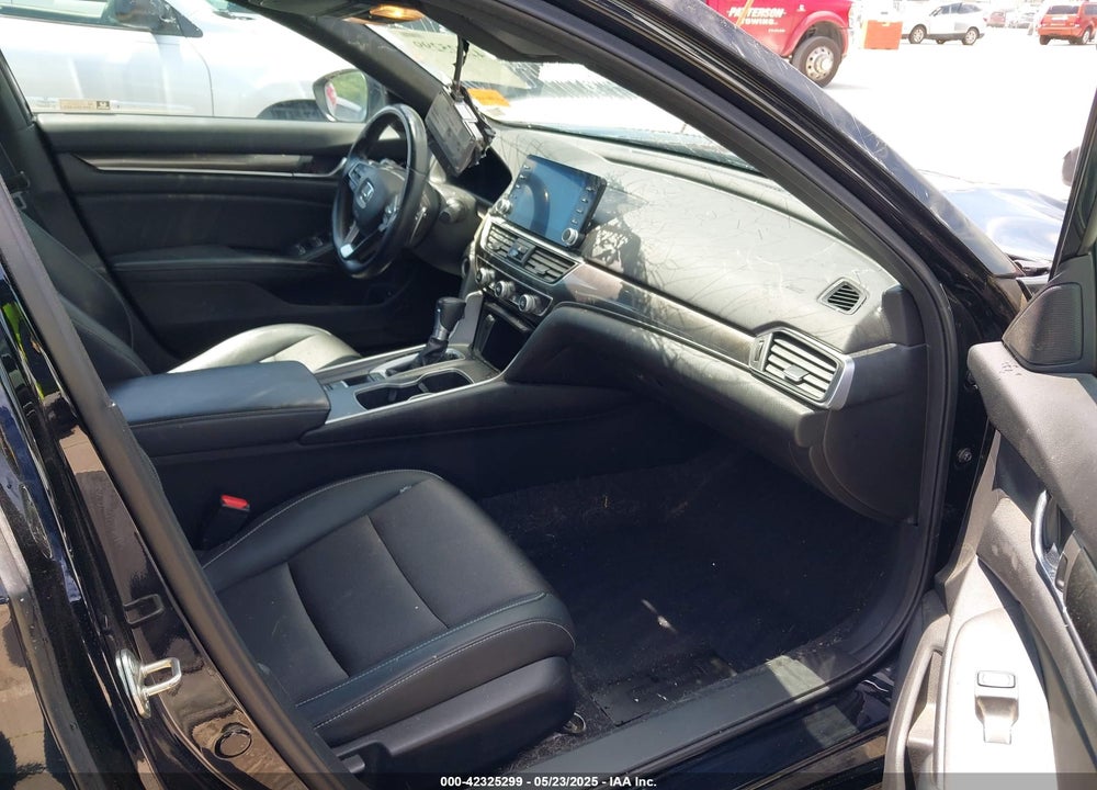 2018 HONDA ACCORD VIN: 1HGCV1F3XJA144741