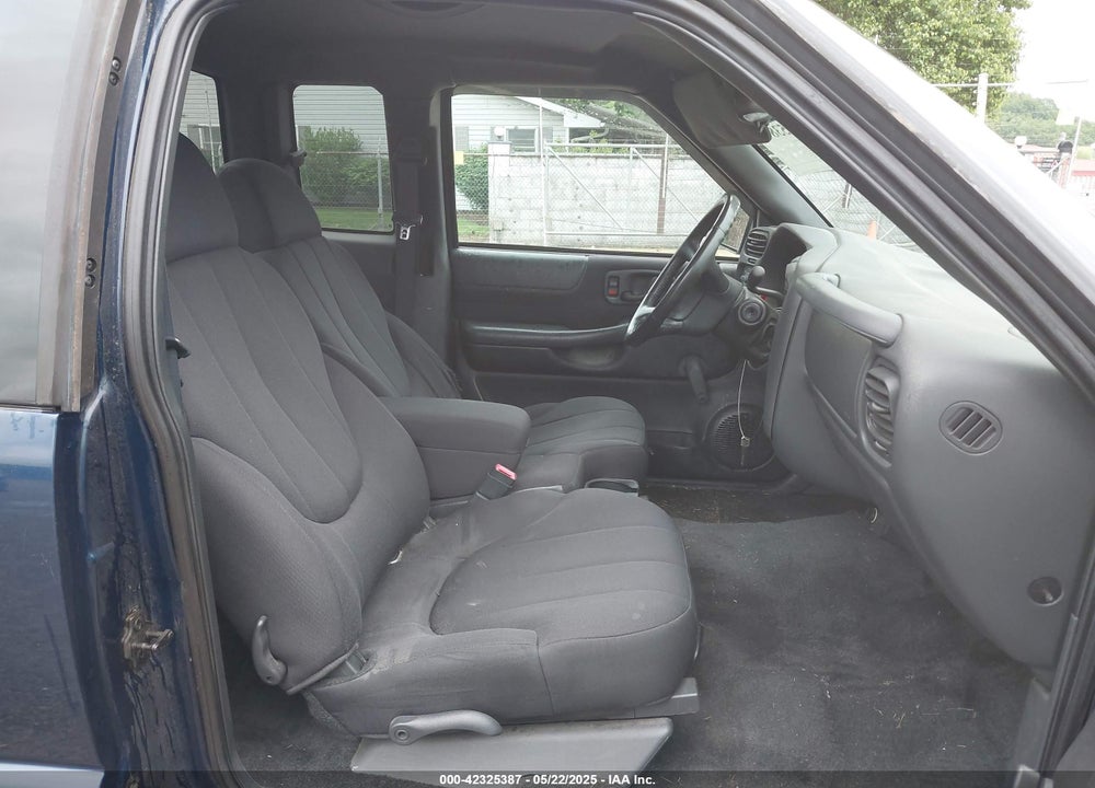 2003 GMC SONOMA SLS VIN: 1GTCS19H738116064