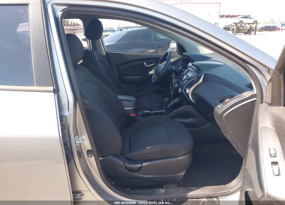 2010 HYUNDAI TUCSON VIN: KM8JT3AC9AU097548