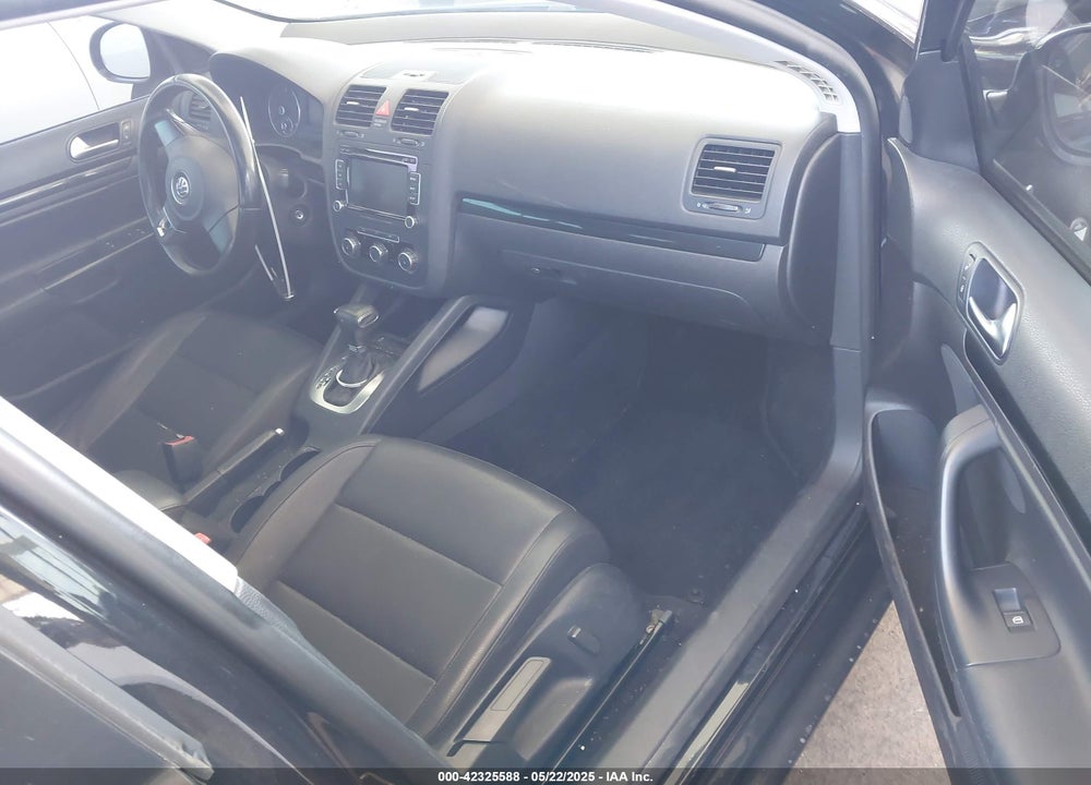 2010 VOLKSWAGEN JETTA VIN: 3VWRA7AJ1AM095491