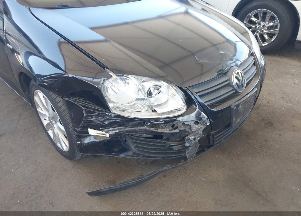 2010 VOLKSWAGEN JETTA VIN: 3VWRA7AJ1AM095491