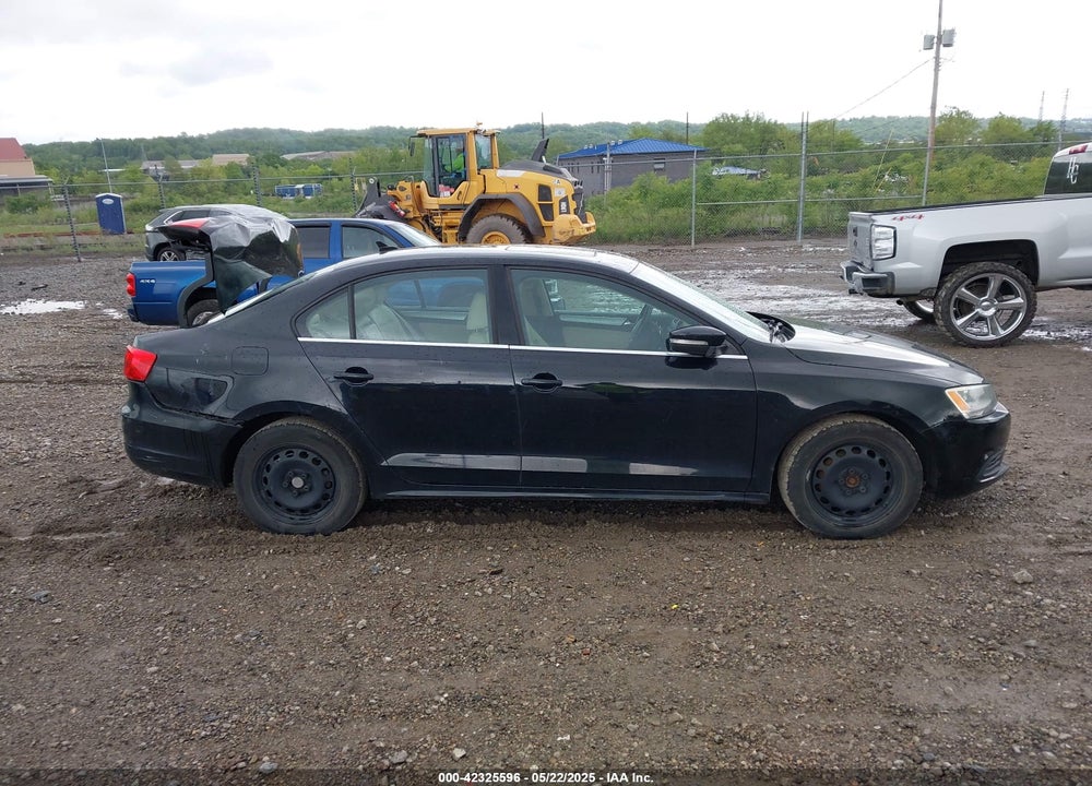 2013 VOLKSWAGEN JETTA VIN: 3VWDP7AJXDM289031