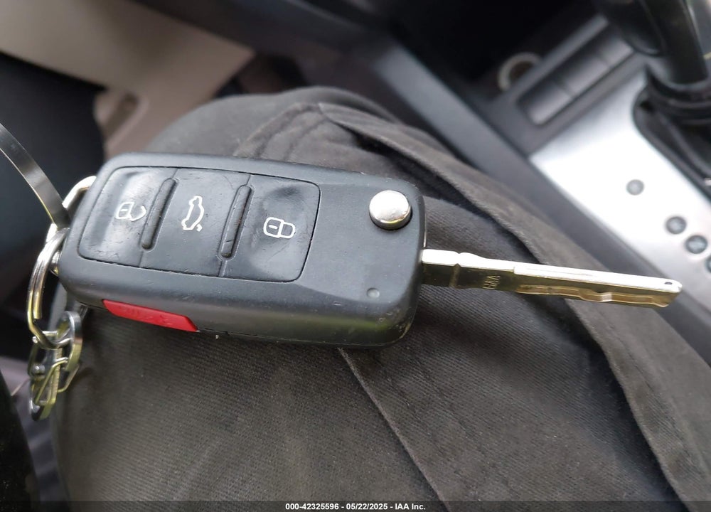 2013 VOLKSWAGEN JETTA VIN: 3VWDP7AJXDM289031