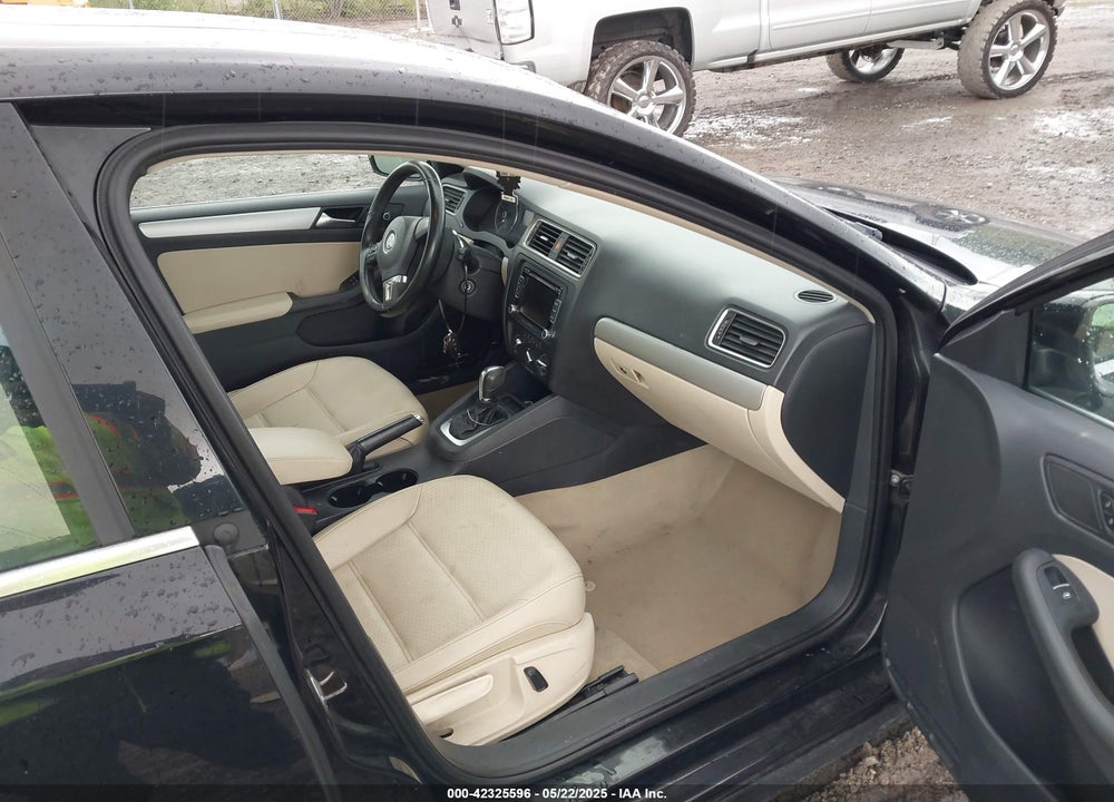 2013 VOLKSWAGEN JETTA VIN: 3VWDP7AJXDM289031