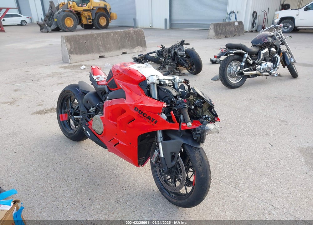 2024 DUCATI PANIGALE V4S VIN: ZDMDAGWWXRB010978