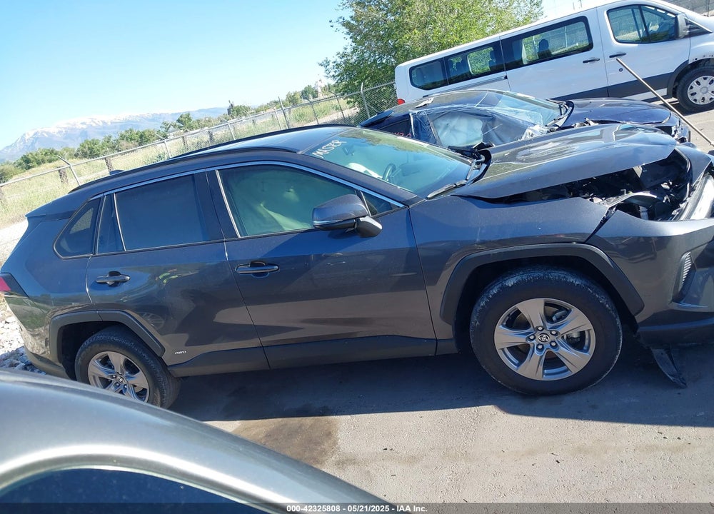2022 TOYOTA RAV4 HYBRID VIN: JTMRWRFVXND162537