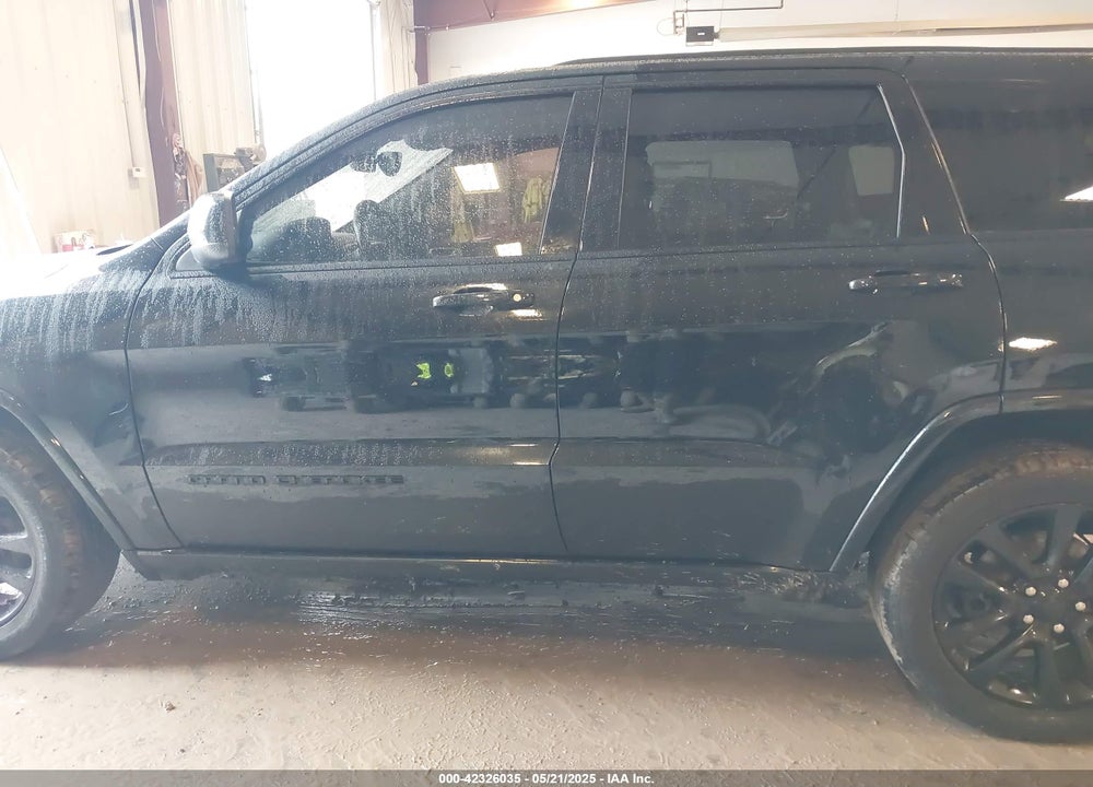2017 JEEP GRAND CHEROKEE VIN: 1C4RJFAG3HC841307