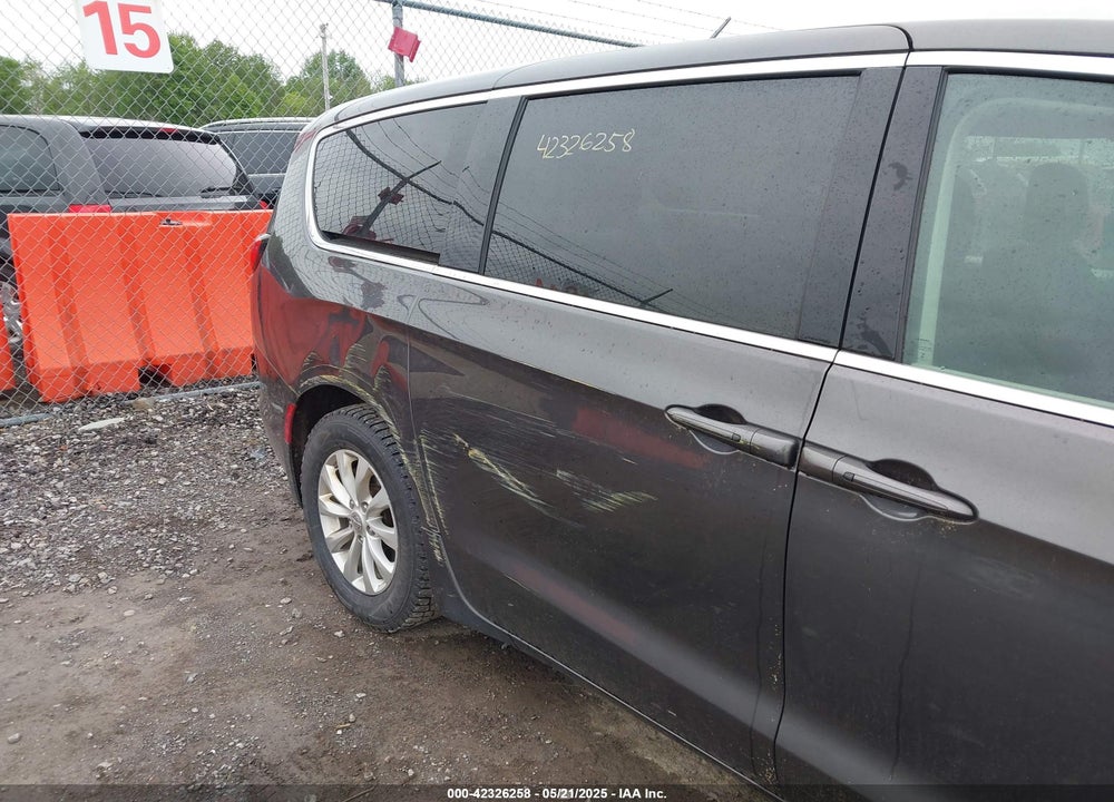 2017 CHRYSLER PACIFICA TOURING VIN: 2C4RC1DG6HR610501