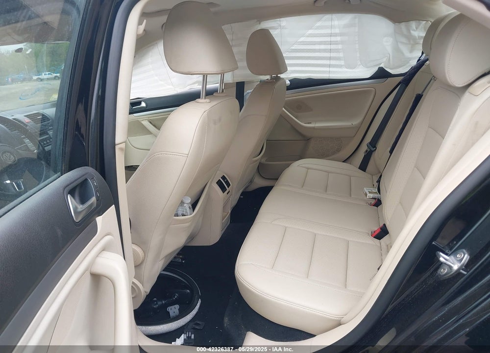 2010 VOLKSWAGEN JETTA VIN: 3VWRZ7AJXAM161335