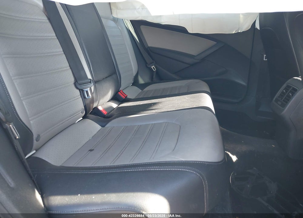 2015 VOLKSWAGEN PASSAT VIN: 1VWBS7A31FC075721