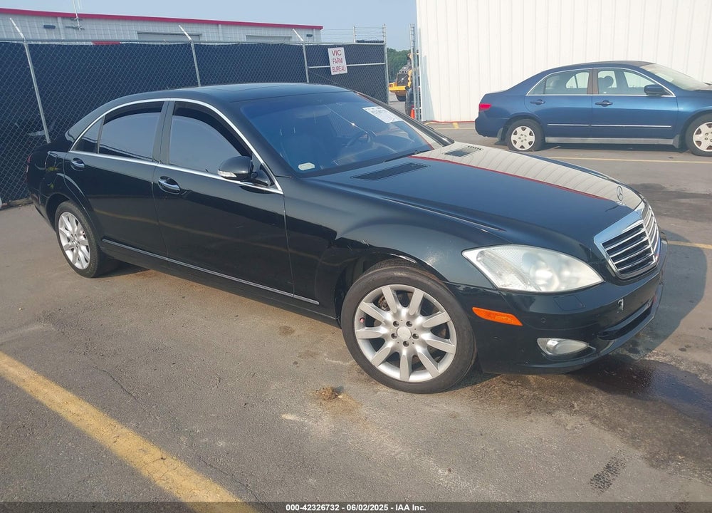 2007 MERCEDES-BENZ S 550 VIN: WDDNG71X27A080384