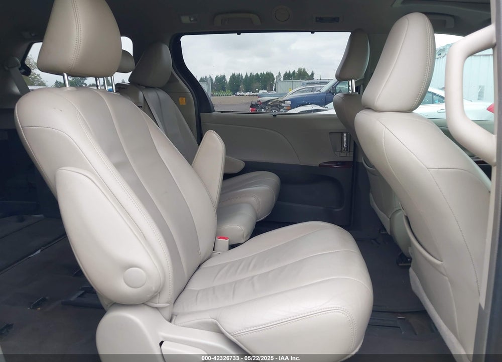 2013 TOYOTA SIENNA VIN: 5TDYK3DC6DS378099