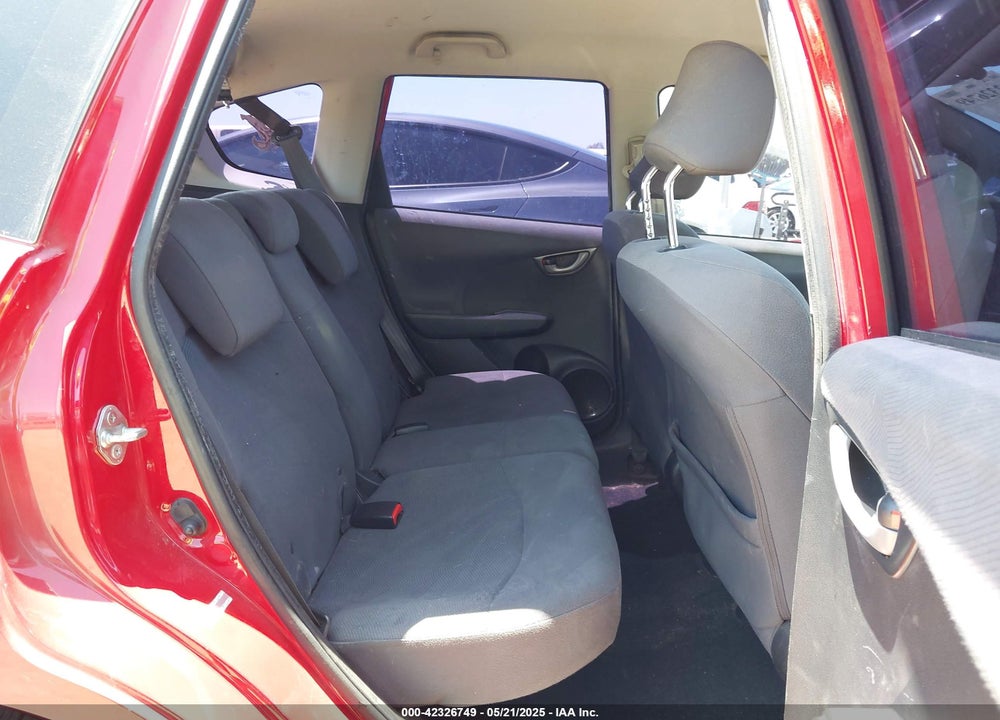 2013 HONDA FIT VIN: JHMGE8H33DC071614