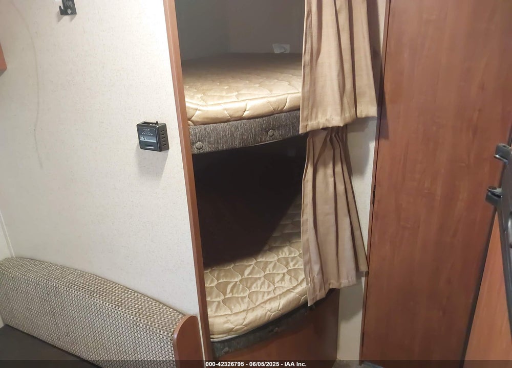 2015 JAYCO JAY FLIGHT 264 BHW VIN: 1UJBJ0BN5F17V0754