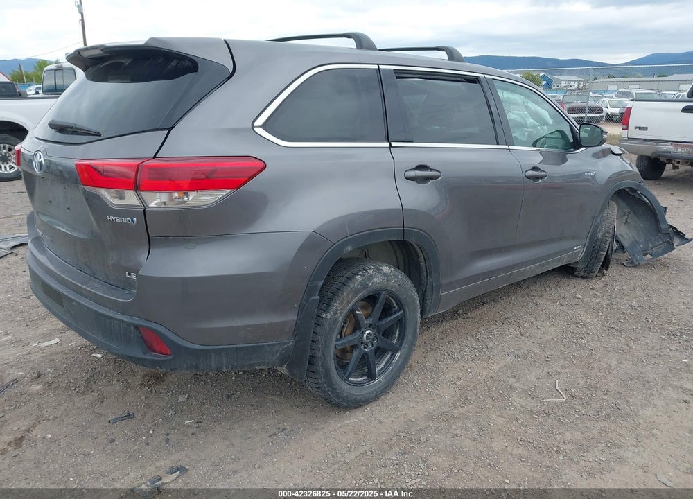 2018 TOYOTA HIGHLANDER VIN: 5TDBGRFHXJS039800