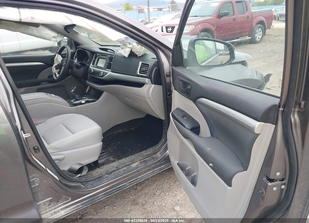 2018 TOYOTA HIGHLANDER VIN: 5TDBGRFHXJS039800