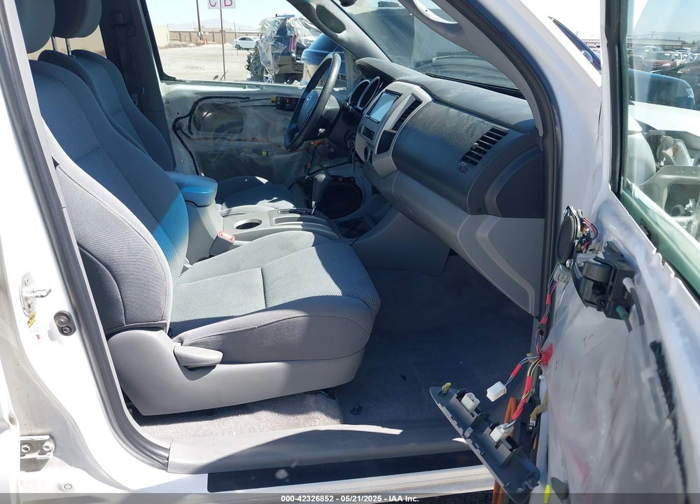 2011 TOYOTA TACOMA PRERUNNER V6 VIN: 3TMJU4GN5BM114111