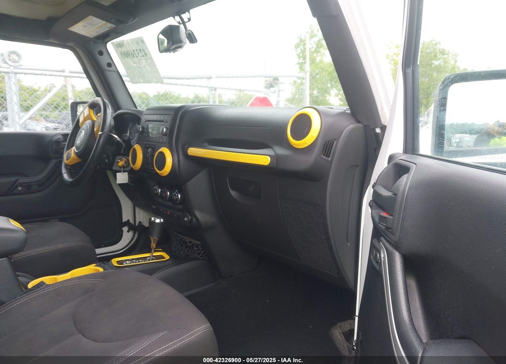 2015 JEEP WRANGLER UNLIMITED SAHARA VIN: 1C4BJWEG1FL506393