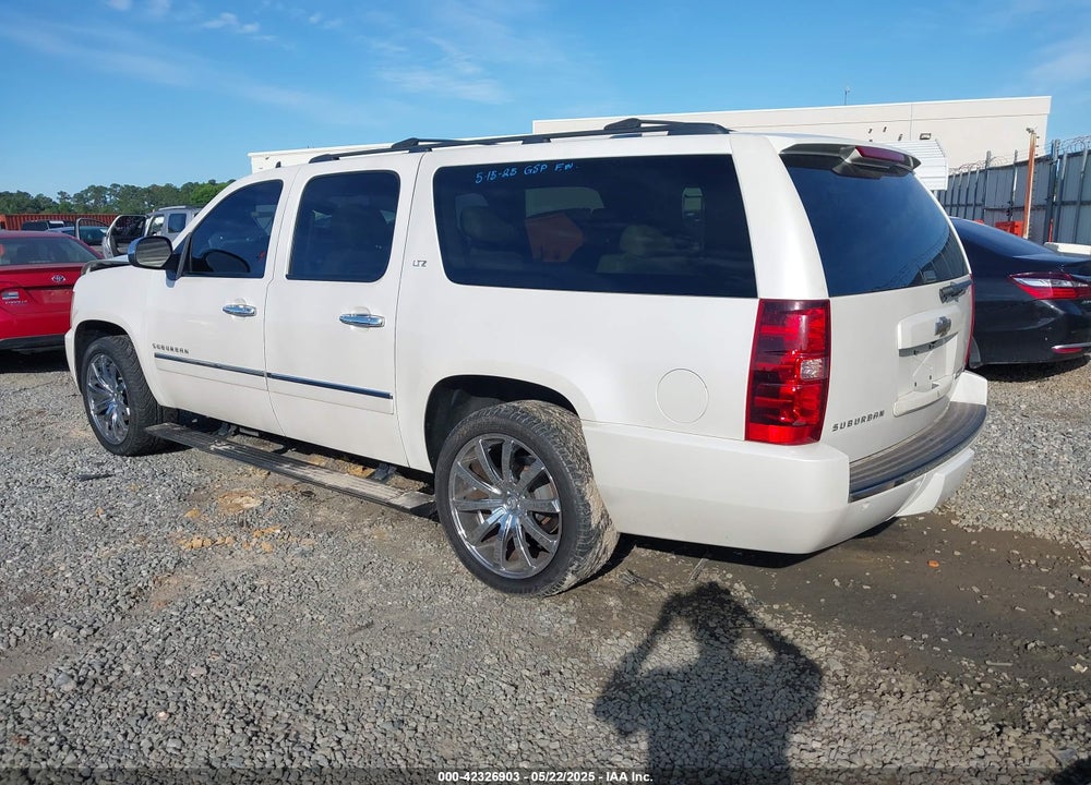 2010 CHEVROLET SUBURBAN VIN: 1GNUCKE00AR176516