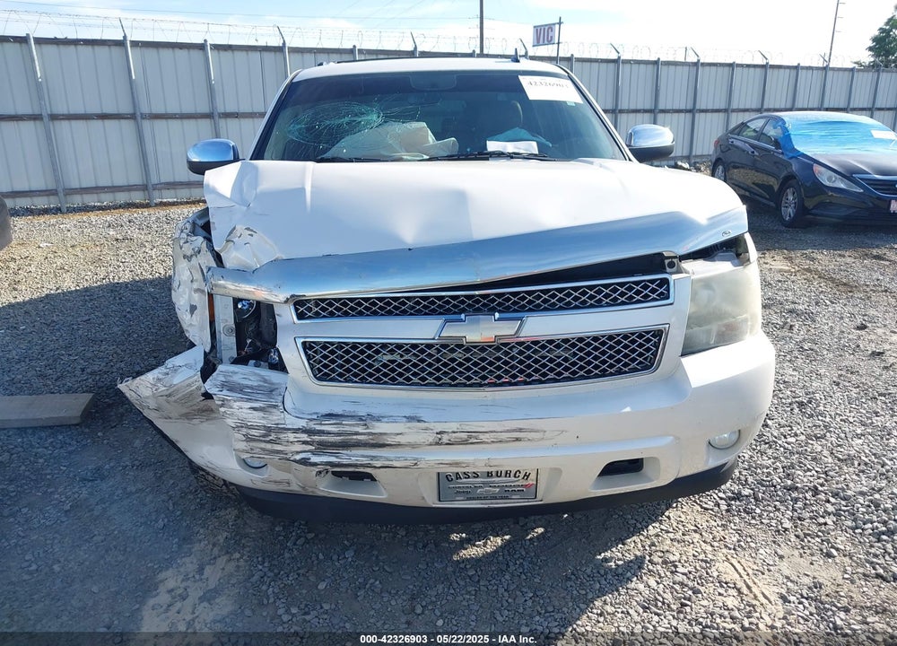 2010 CHEVROLET SUBURBAN VIN: 1GNUCKE00AR176516