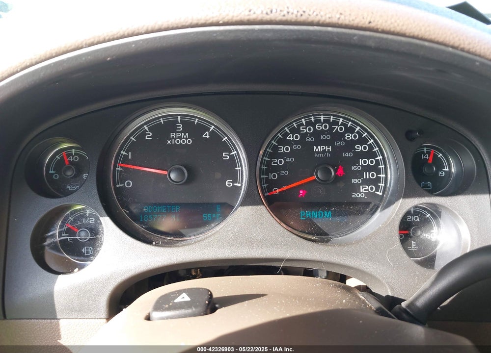 2010 CHEVROLET SUBURBAN VIN: 1GNUCKE00AR176516