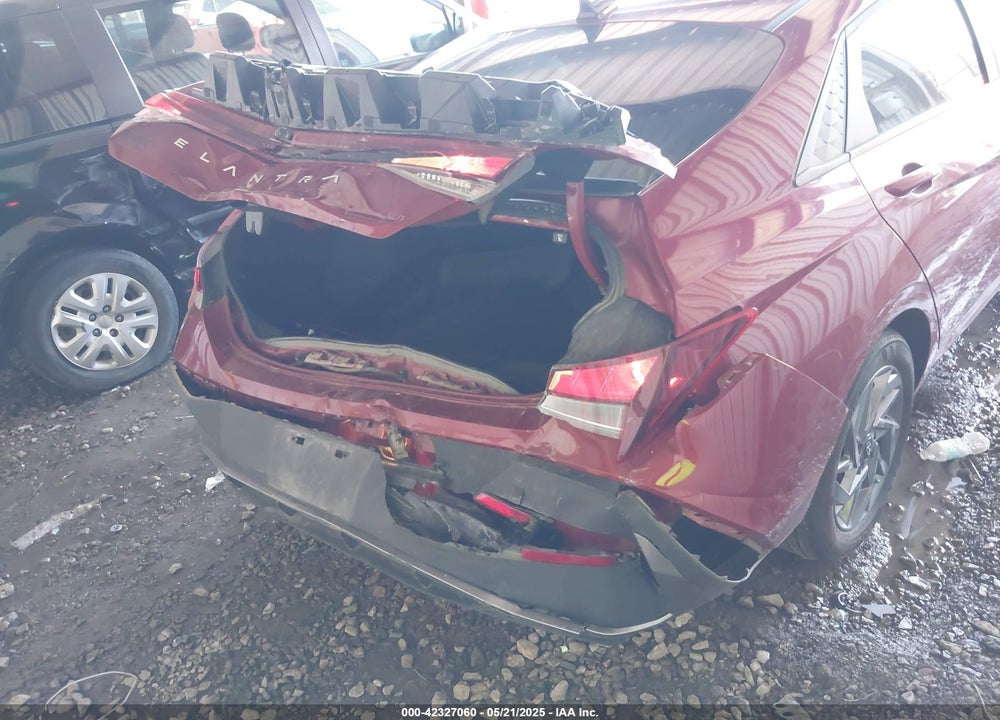 2024 HYUNDAI ELANTRA VIN: KMHLM4DG7RU807987