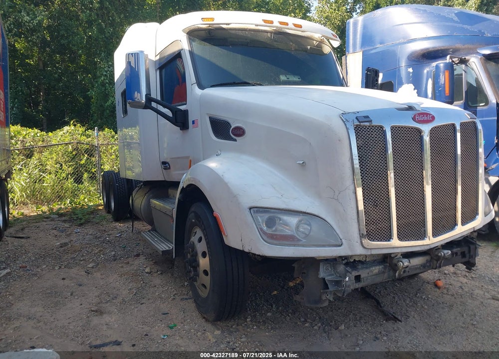 2014 PETERBILT 579 VIN: 1XPBD49X6ED247770