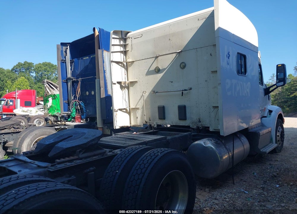 2014 PETERBILT 579 VIN: 1XPBD49X6ED247770