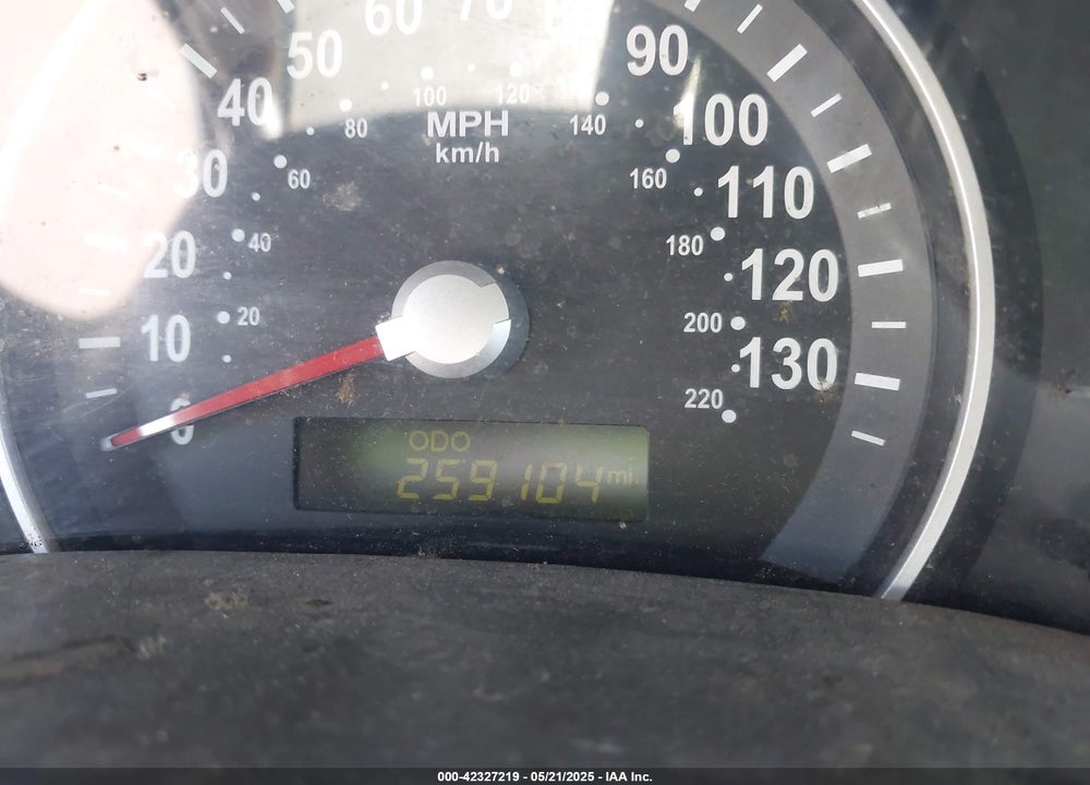 2011 KIA SEDONA VIN: KNDMG4C74B6399055
