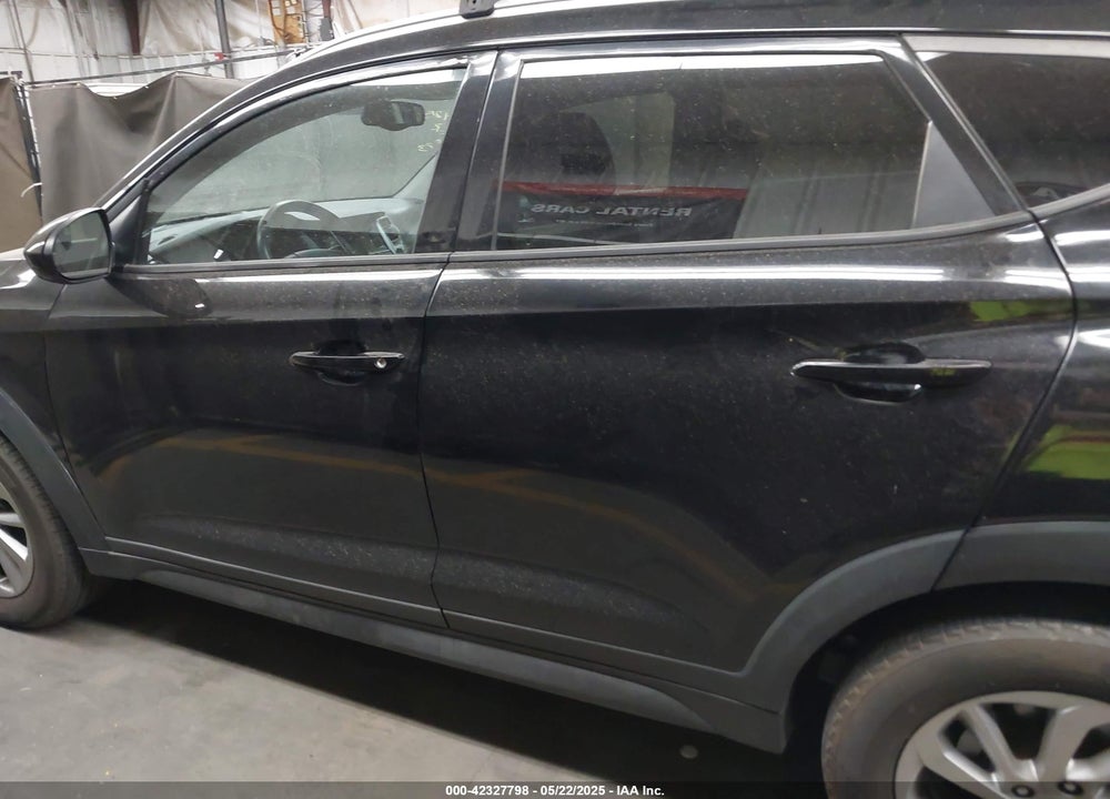 2017 HYUNDAI TUCSON VIN: KM8J33A43HU276073