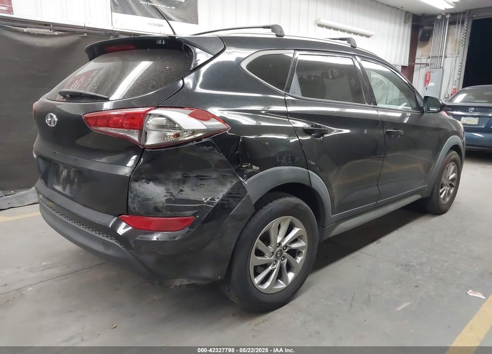 2017 HYUNDAI TUCSON VIN: KM8J33A43HU276073