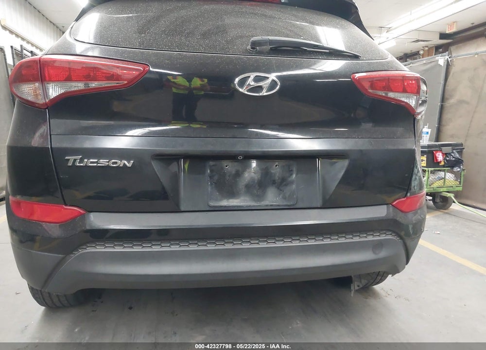 2017 HYUNDAI TUCSON VIN: KM8J33A43HU276073