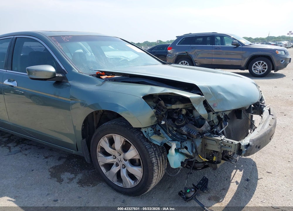 2010 HONDA ACCORD VIN: 1HGCP3F83AA027990