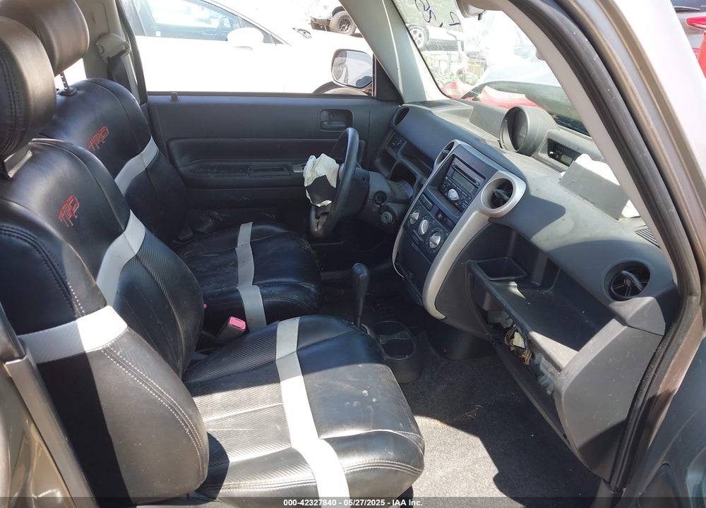 2005 SCION XB VIN: JTLKT324150208000