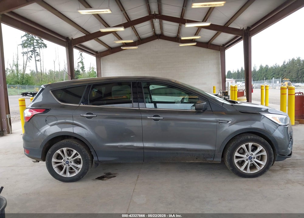 2017 FORD ESCAPE SE VIN: 1FMCU9G93HUC97081