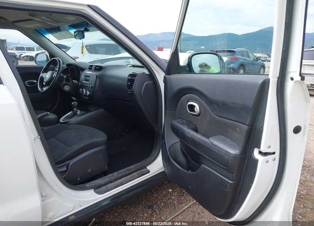 2014 KIA SOUL VIN: KNDJN2A26E7037408