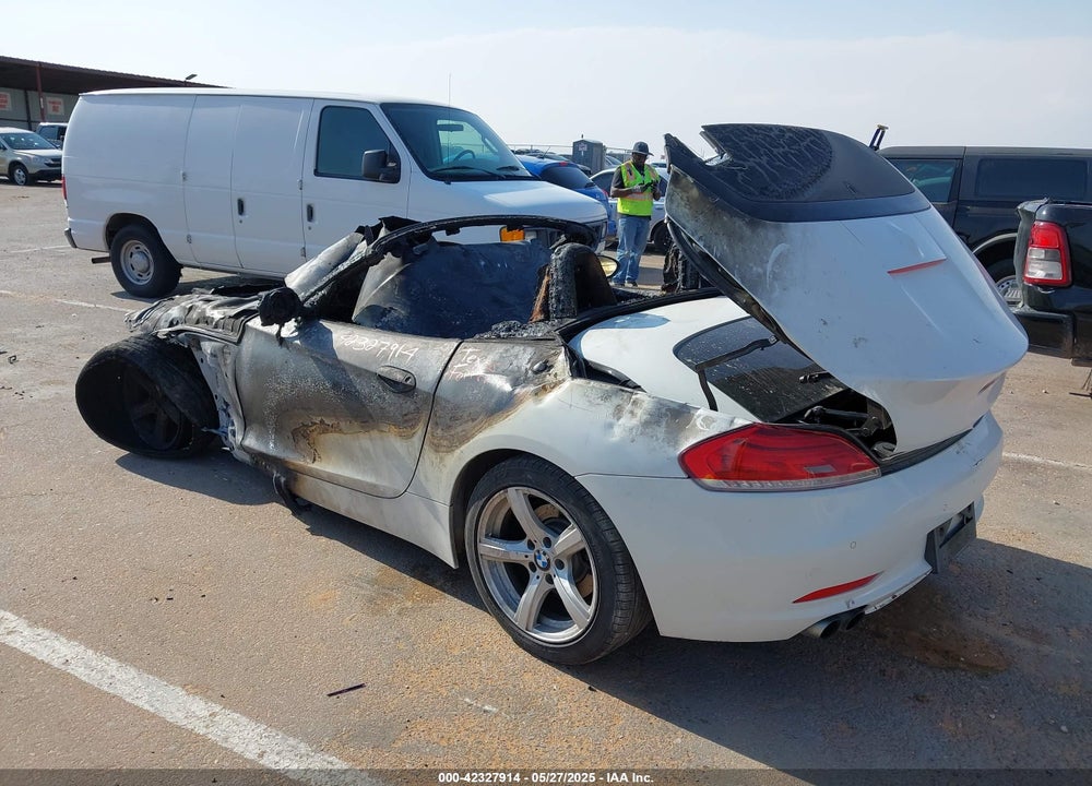 2014 BMW Z4 VIN: WBALL5C53EJ105512