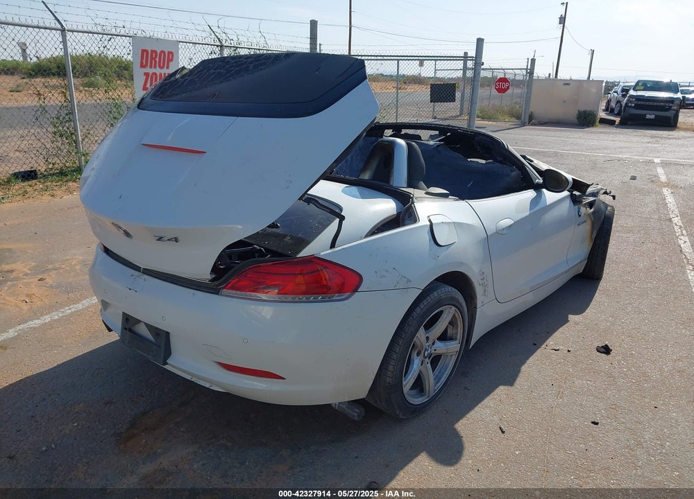 2014 BMW Z4 VIN: WBALL5C53EJ105512