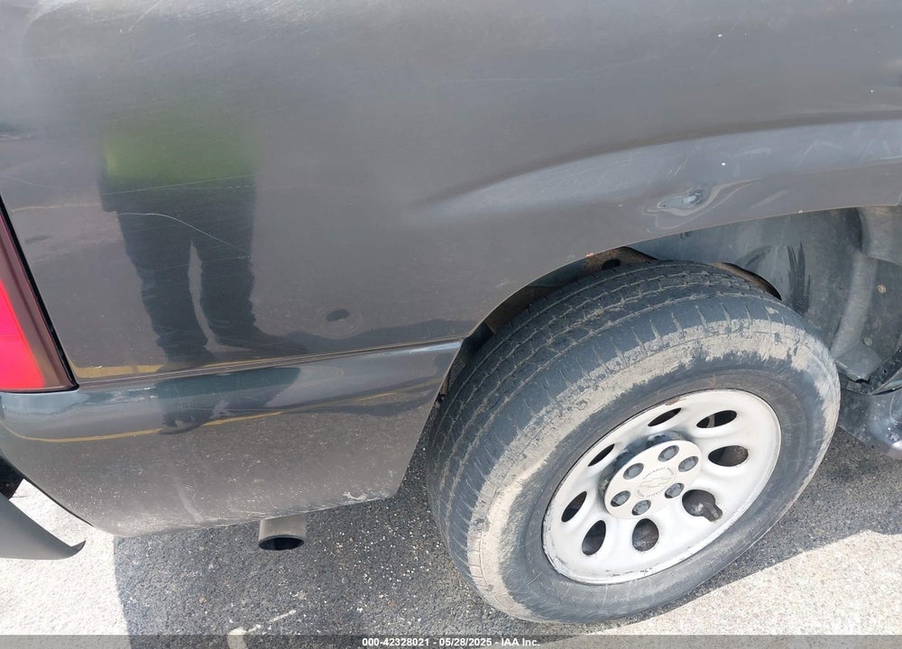 2004 CHEVROLET TAHOE LS VIN: 1GNEC13Z64R168585