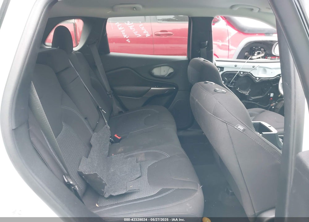 2019 JEEP CHEROKEE LATITUDE FWD VIN: 1C4PJLCX9KD377430