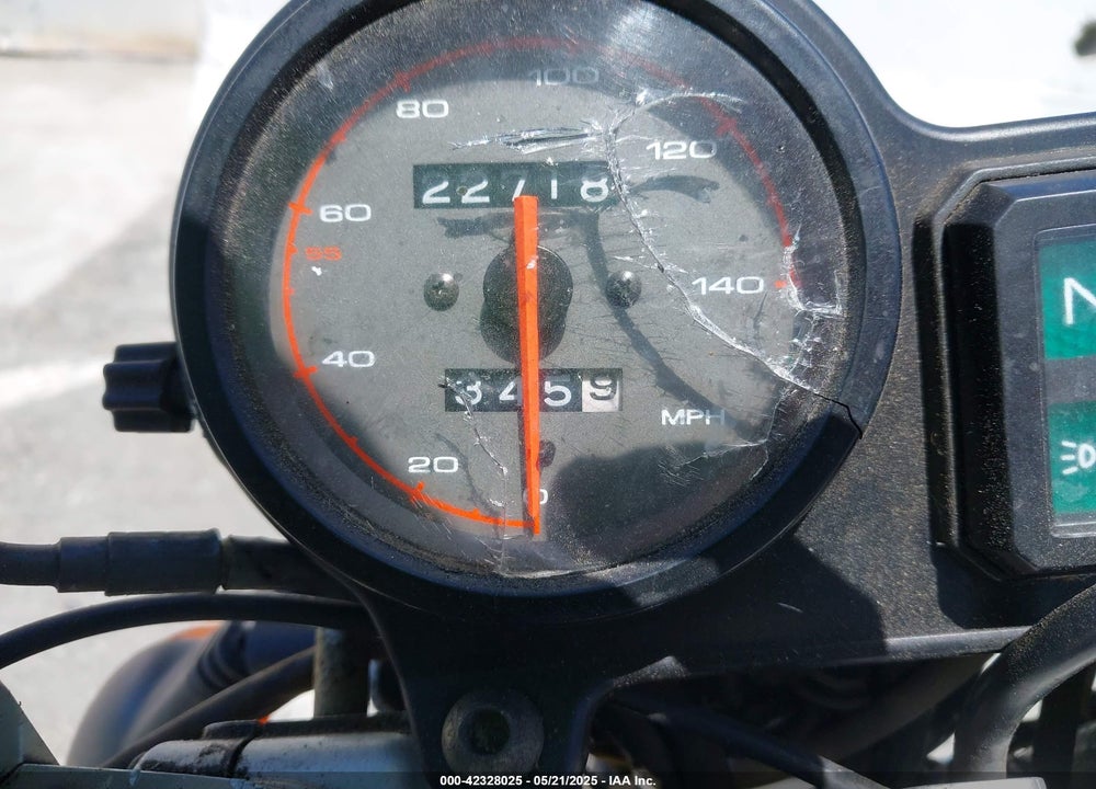 2000 DUCATI M750 VIN: ZDM1RC3L9YB008538